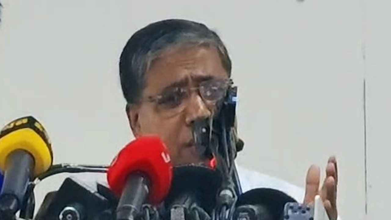 সংবাদে ব্যক্তিগত মত চাপিয়ে দিলে আস্থার সংকট তৈরি হয়: হারুন জামিল
